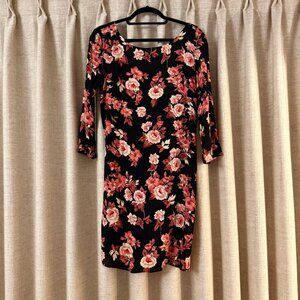 Flynn Skye Floral Mini w/ Long Sleeves Size 2